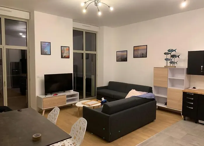 T2 De Standing Face Pornic