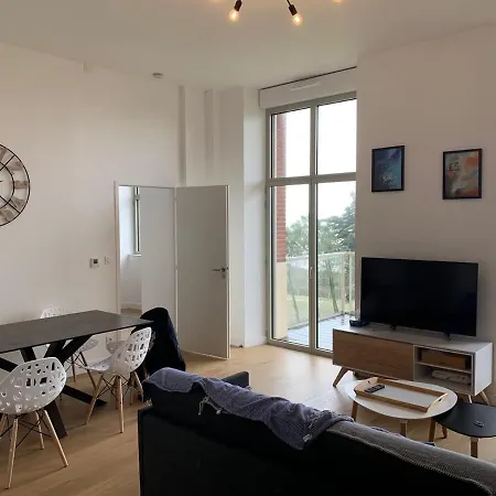 T2 De Standing Face * Pornic